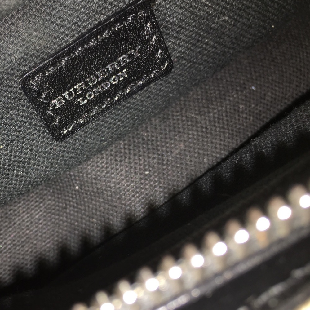 Small Burberry Shoulder Bag - Picture 2 of 8